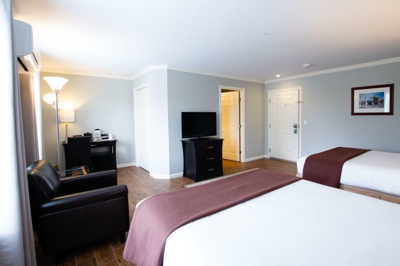 The Dahlonega Square Hotel & Villas ภายนอก รูปภาพ